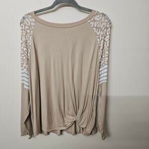 E Luna Animal Print Twist Front Top Beige Plus 1X Rayon Stretch Soft NWOT